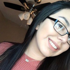 Meet your Posher, Abigail